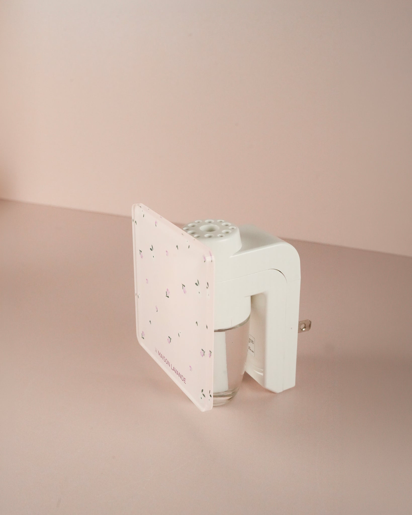 Wall fragrance diffuser | La Maison Lavande